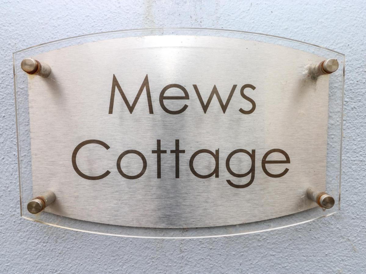 Mews Cottage カーマーゼン エクステリア 写真